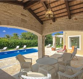 4 bedroom villa with pool near Sveti Lovrec, sleeps 8